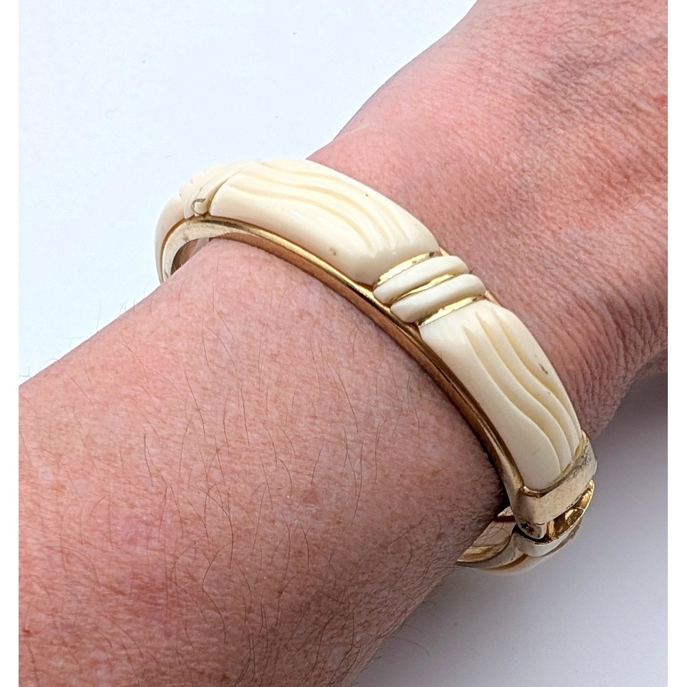 Vintage Cream Carved Lucite Hinged Bangle Gold Tone Accent Bracelet